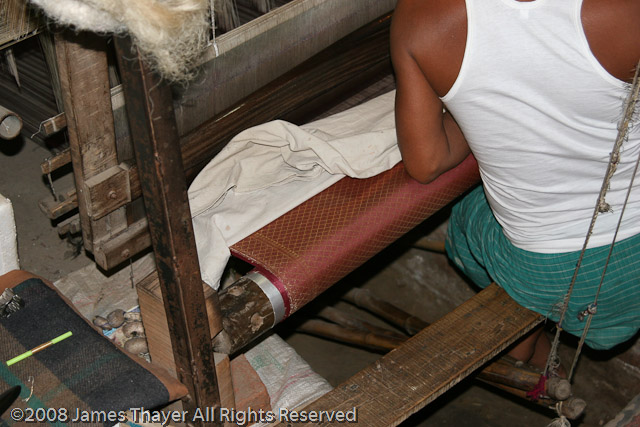 Fine cloth with metallic threads